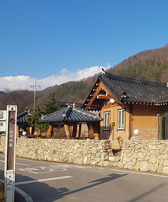종일 운영하는 한증막까지, 안덕마을