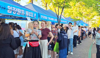 외국인 관광객, 전북의 매력에 '풍덩’