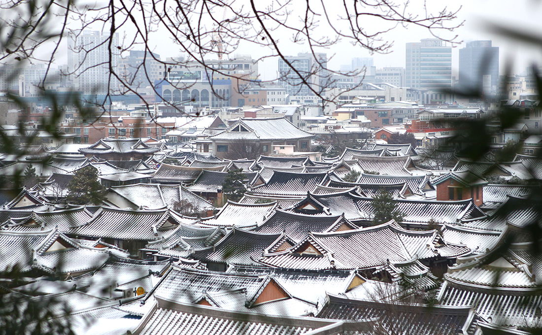 눈 내린 전주 한옥마을 전경